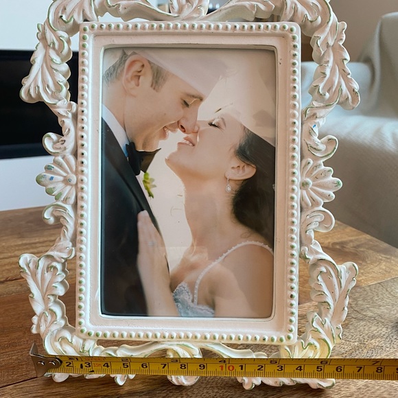 White Floral Shabby Chic Mirror for 4x6 Photo - Picture 2 of 3